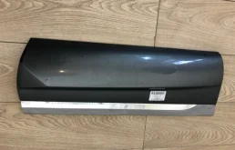 Стекло двери заднее правое для Volkswagen Touareg 2015 года на фотографиях