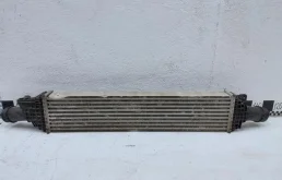 Радиатор интеркулера для Audi A4 2007 года на фотографиях