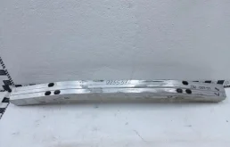 Усилитель переднего бампера для Toyota Land Cruiser 2012 года на фотографиях