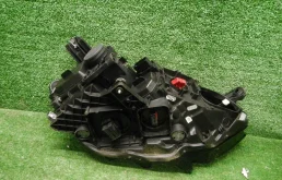 Фары для Volkswagen Passat 2020 года на фотографиях