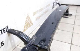 Усилитель бампера передний верхний для Hyundai Tucson 2021 года на фотографиях