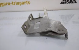 Петля капота левая для Hyundai ix35 на фотографиях