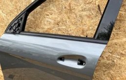 Дверь передняя левая для Mercedes-Benz M class 2014 года на фотографиях