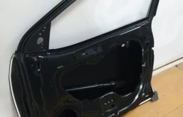 Дверь передняя правая для Kia Cerato 2010 года на фотографиях