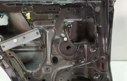 Дверь передняя правая для Nissan X-Trail 2006 года на фотографиях