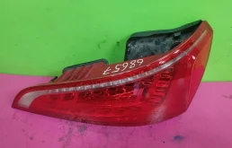 Фонарь внутренний правый для Audi Q5 на фотографиях