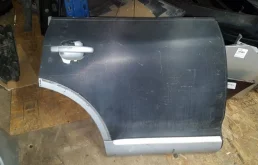 Дверь задняя правая для Volkswagen Touareg 2006 года на фотографиях