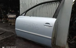 Дверь передняя левая для Volkswagen Passat 1996 года на фотографиях
