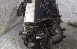 Двигатель без навесного для Mitsubishi Galant 2005 года на фотографиях