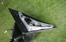 Стекла и зеркала для BMW 5er 2022 года на фотографиях