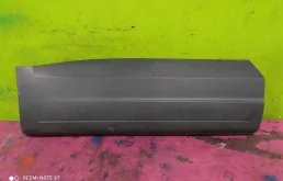 Молдинг двери задний правый для Volkswagen Tiguan 2010 года на фотографиях