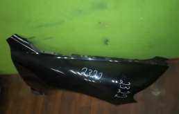 Крыло правое для Volkswagen Touareg 2002 года на фотографиях