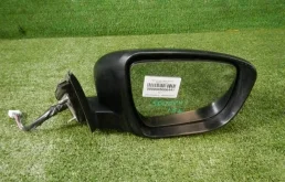 Стекла и зеркала для Nissan X-Trail 2021 года на фотографиях