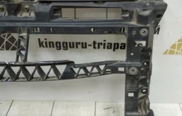 Панель радиатора (телевизор) для Volkswagen Polo 2014 года на фотографиях