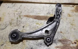 Качающийся рычаг правый для Nissan Teana на фотографиях