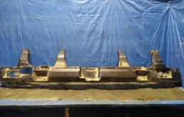 Усилитель переднего бампера для Renault Duster 2012 года на фотографиях