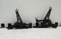 Петля капота левая для BMW X5 на фотографиях