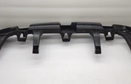 Усилитель переднего бампера для Renault Duster 2012 года на фотографиях