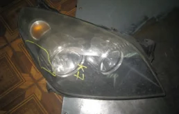 Фара правая для Opel Astra 2004 года на фотографиях