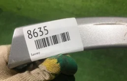 Накладка заднего бампера правая для Toyota RAV4 2018 года на фотографиях