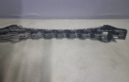 Абсорбер переднего бампера для Kia Rio 2011 года на фотографиях