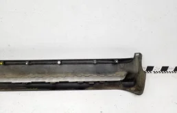 Накладка порога правая для Toyota Land Cruiser 2015 года на фотографиях