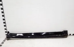 Накладка порога правая для Toyota Land Cruiser 2015 года на фотографиях