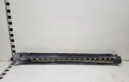 Накладка порога правая для Toyota Land Cruiser 2015 года на фотографиях