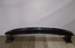 Усилитель заднего бампера для Skoda Octavia 2014 года на фотографиях