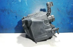 Корпус воздушного фильтра для Ford Focus 2019 года на фотографиях