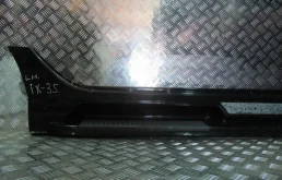 Накладка порога левая для Hyundai ix35 2010 года на фотографиях