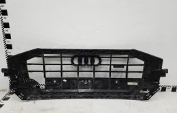 Решетка радиатора левая для Audi Q8 на фотографиях