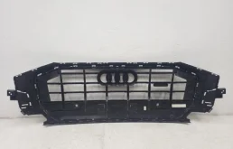 Решетка радиатора левая для Audi Q8 на фотографиях