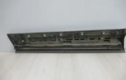 Накладка двери багажника для Volkswagen Touareg 2014 года на фотографиях