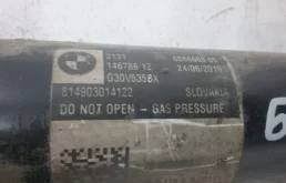 Амортизатор передний правый для BMW 5er 2021 года на фотографиях