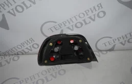 Фонарь правый для Volvo S40 1996 года на фотографиях