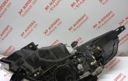 Фара правая для Nissan Teana 2010 года на фотографиях