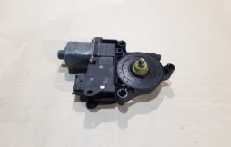 Двери для Peugeot 308 2015 года на фотографиях