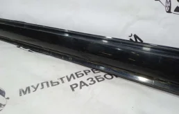 Накладка порога левая для Toyota Land Cruiser 2008 года на фотографиях