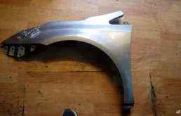 Крыло левое для Toyota Avensis 2012 года на фотографиях
