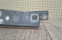 Петля капота левая для Volkswagen Passat на фотографиях