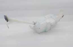 Бачок омывателя для Nissan X-Trail 2010 года на фотографиях