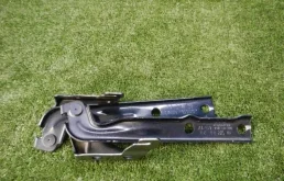 Петля капота правая для Volkswagen Tiguan на фотографиях