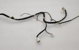 Петля двери передней левой нижняя для Toyota RAV4 2010 года на фотографиях