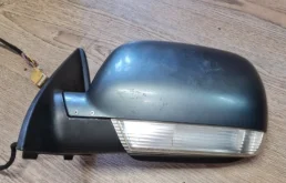 Стекла и зеркала для Volkswagen Touareg 2002 года на фотографиях