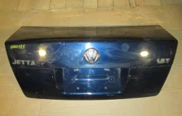 Двери для Volkswagen Jetta 2002 года на фотографиях