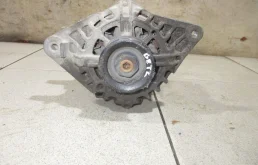 Генератор для Hyundai Tucson 2005 года на фотографиях