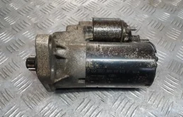 Стартер для Volkswagen Passat 1996 года на фотографиях