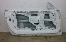 Дверь передняя левая для BMW 3er 2006 года на фотографиях