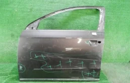 Дверь передняя левая для Volkswagen Passat 2013 года на фотографиях